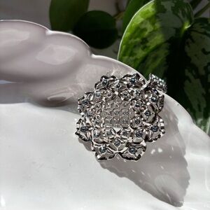 Yanbal Madeleine Pendant